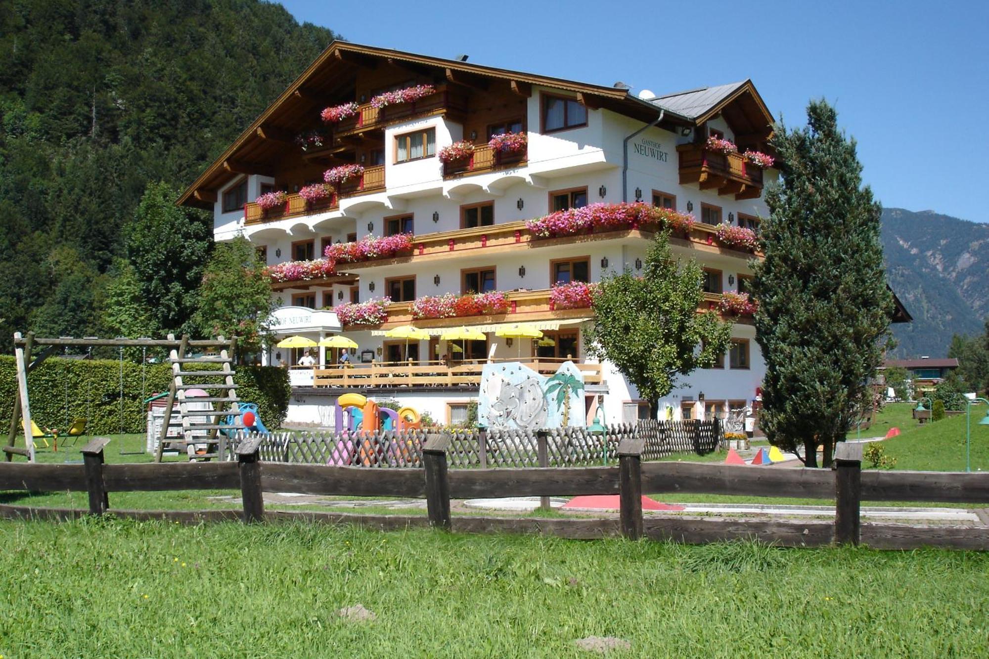 Hotel Neuwirt Кирхдорф ин Тирол Екстериор снимка