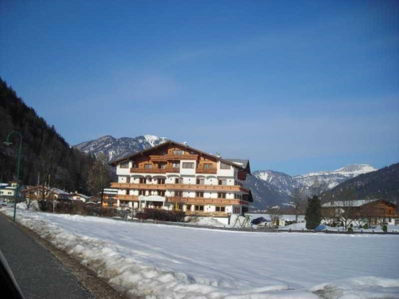 Hotel Neuwirt Кирхдорф ин Тирол Екстериор снимка